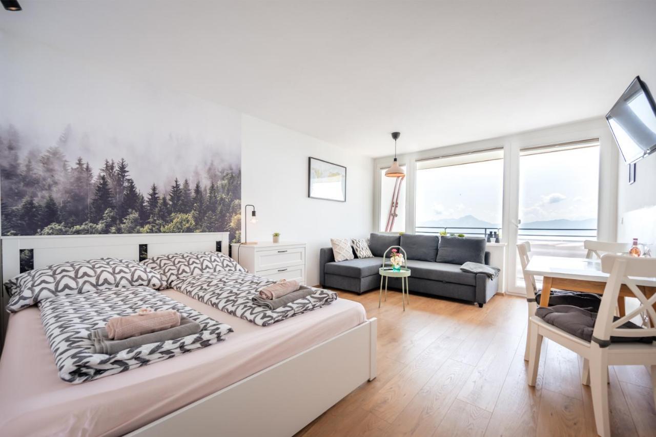 Mooki Mountain & Pool Gerlitzen Apartment Kanzelhohe Bagian luar foto