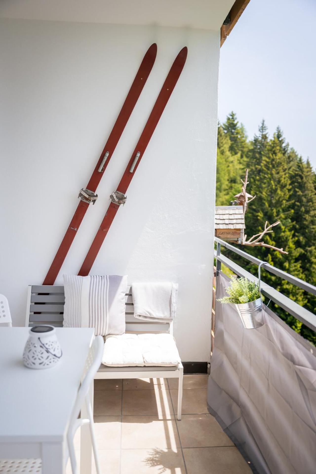 Mooki Mountain & Pool Gerlitzen Apartment Kanzelhohe Bagian luar foto